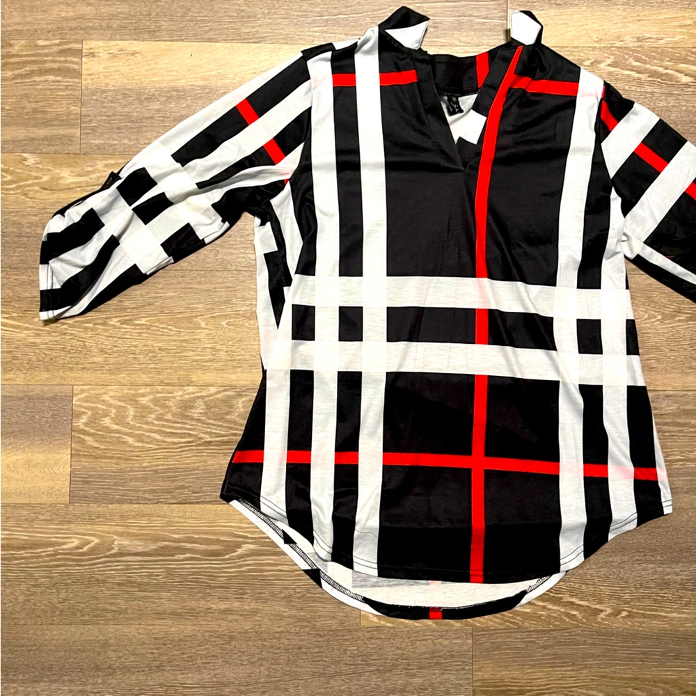 St Jubileens long v neck shirt